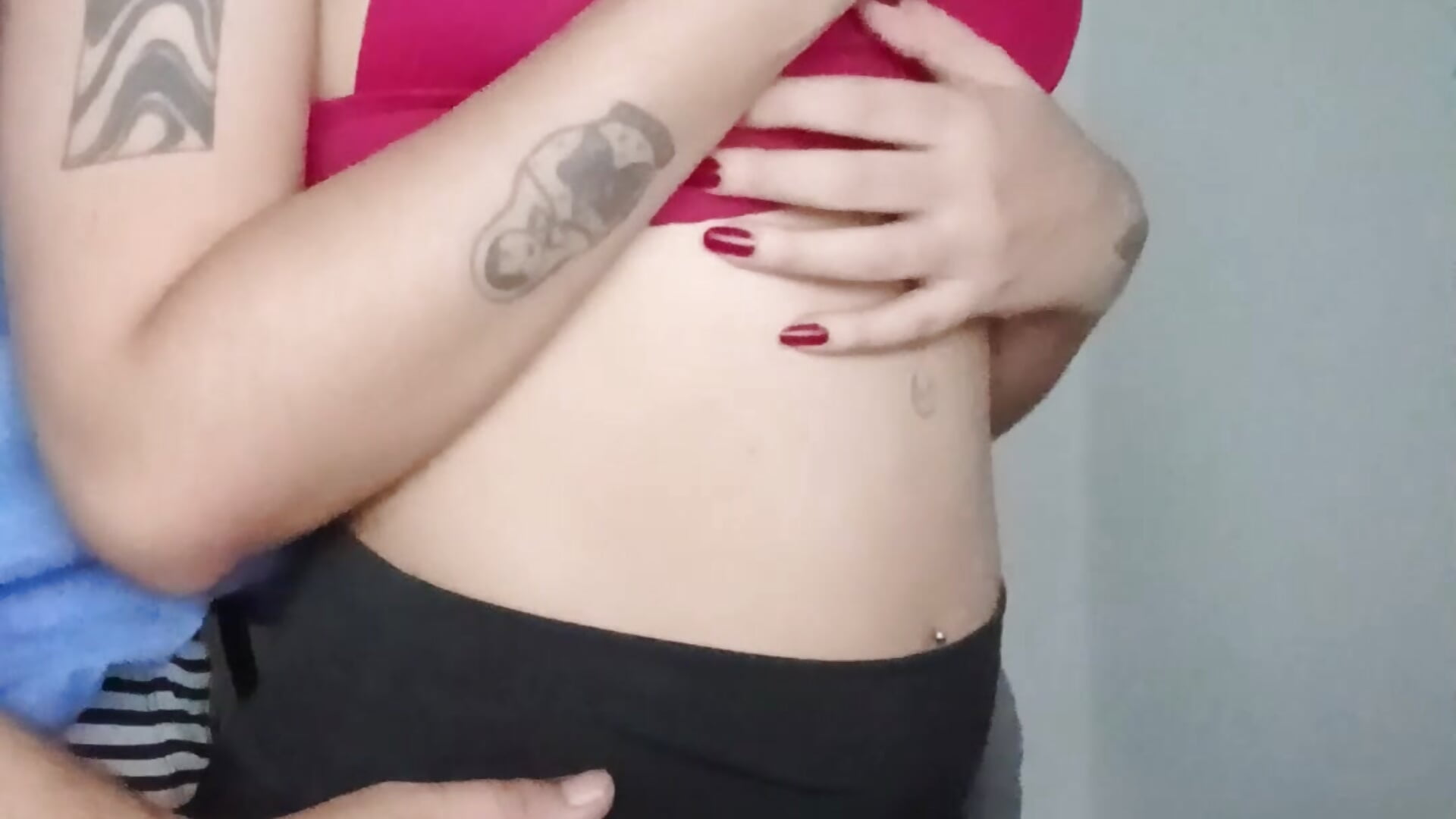 Suados ouvindo música - Vídeo de pepsicolacouple, modelo de vídeos