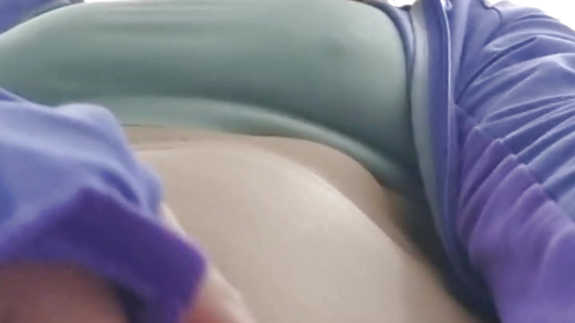 Public fingering with open door in gym💦✨ - vídeo de Public_Katrisha modelo de câmara