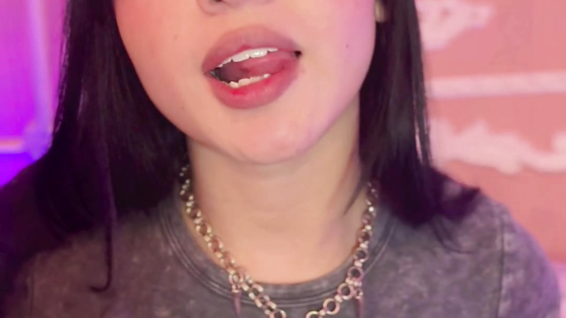 I can show you my pussy so close!  TEASER－カメラキャストのEimmy03の動画