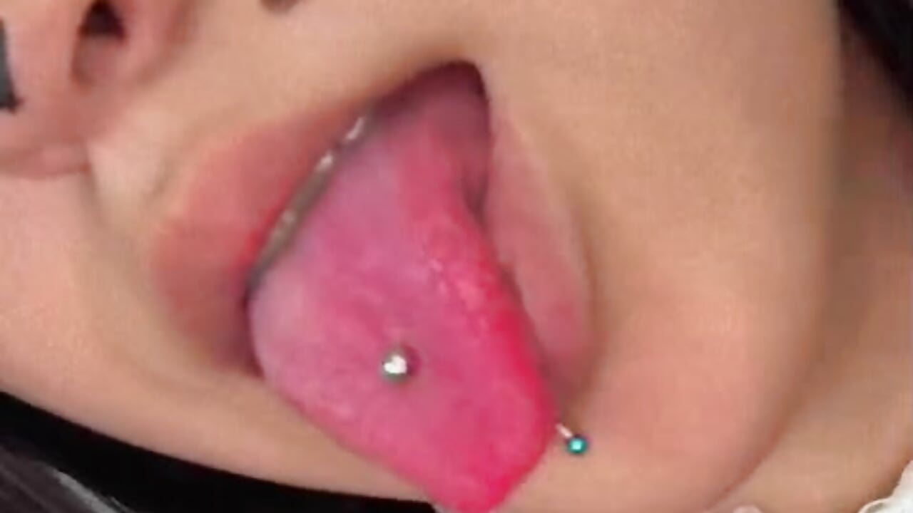 pircing - video van zoe_connor19 cam-model