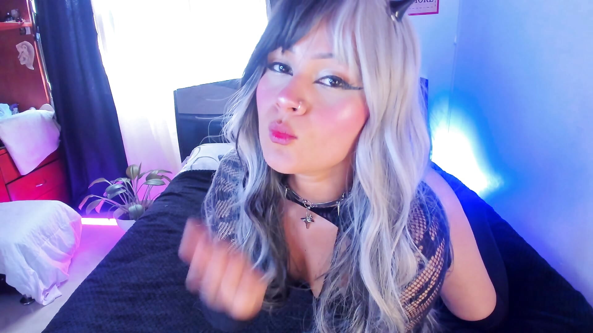 grrrrr 😈 - video by anhiahoney02