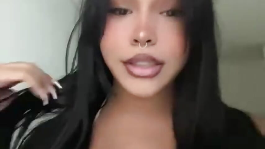 WhatsApp Video 2026-01-23 at 3,35,27 AM - vídeo de la modelo de cam ValentinaMarinn