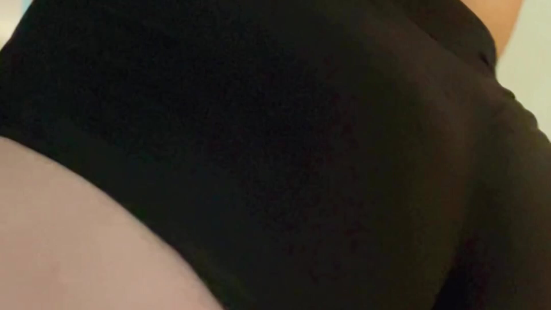 My best attribute 🍑 - video by SmokyDee cam model