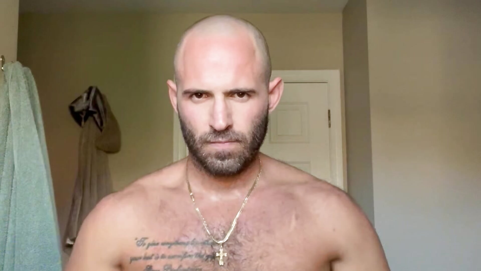 Haven’t shaved in 2 weeks. Hmm to shave or not. That is the question! - TheNakedPreacher 캠 모델의 동영상