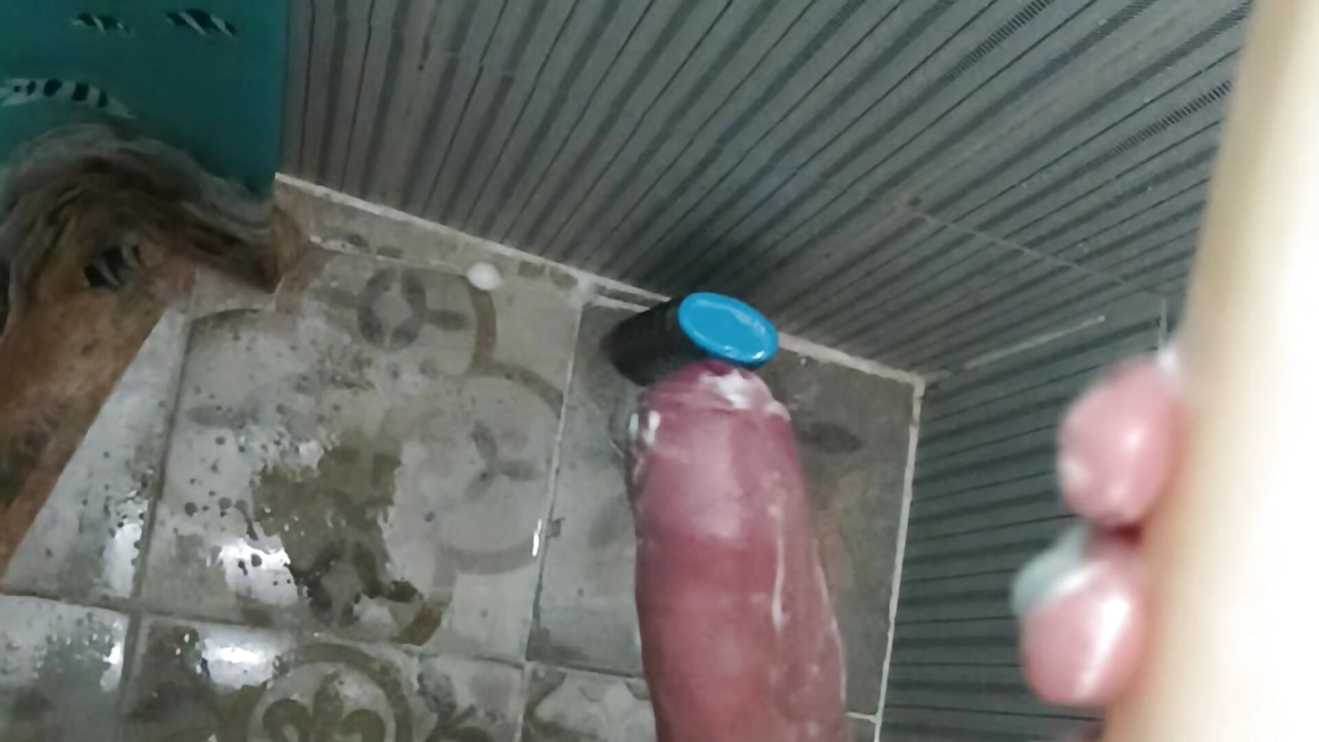 Me masturbo mientras me ducho😈💦 - video by Juandiam cam model