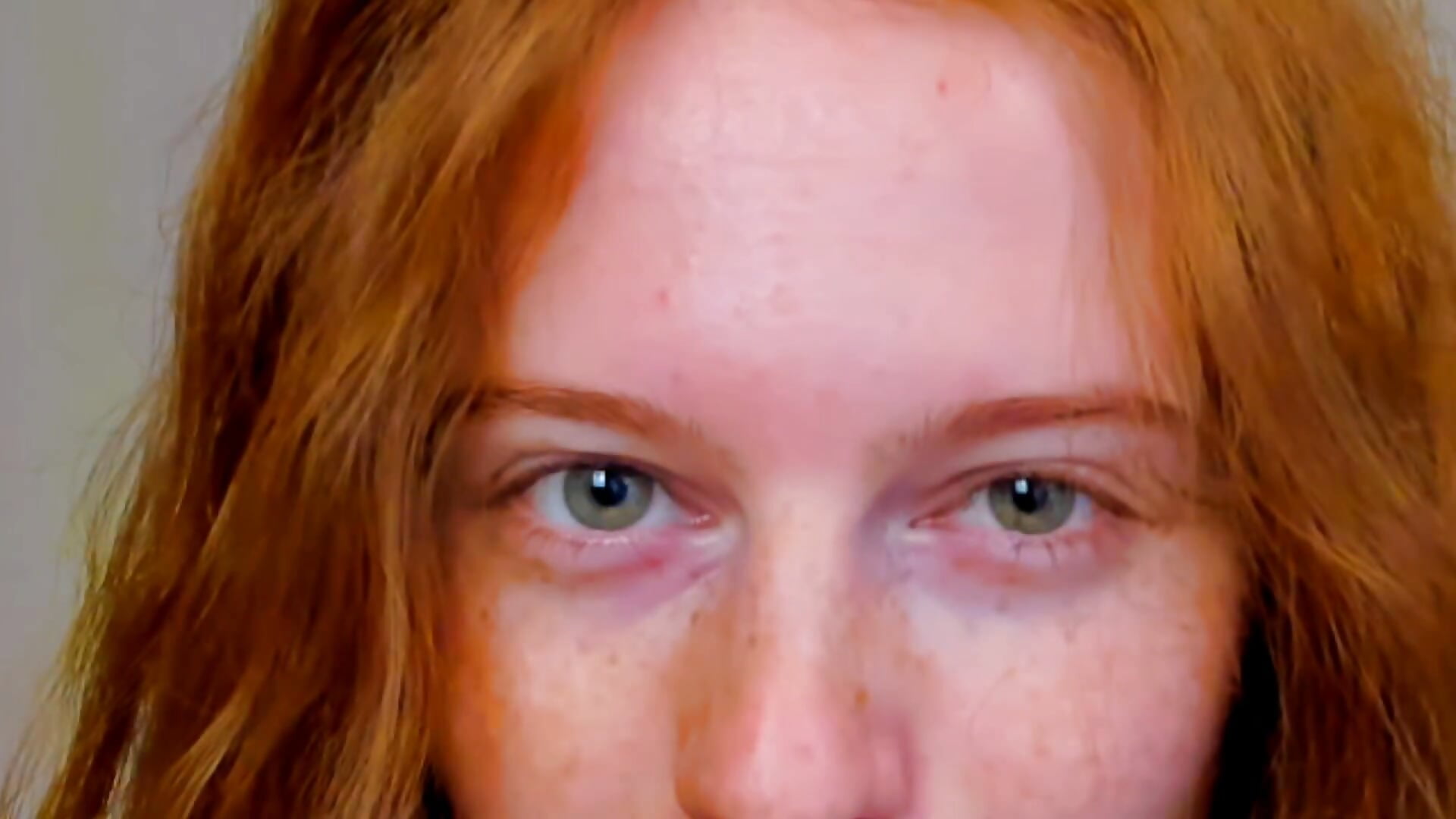 The world is reflected in the eyes. The eyes are the mirror of the soul. - video của người mẫu cam Fire_Luna