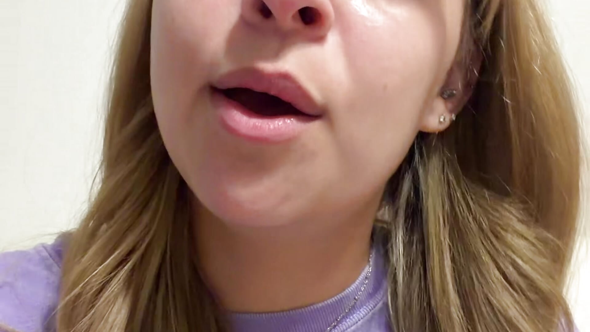 Loud fart – видео вебкам-модели tiffstreatsxoxo