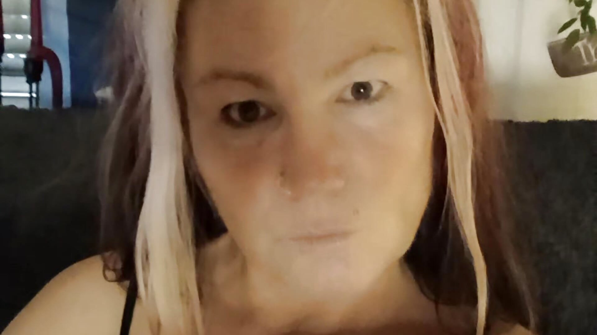 Gruseliges Halloween 🎃 - vídeo de la modelo de cam Missnikita6