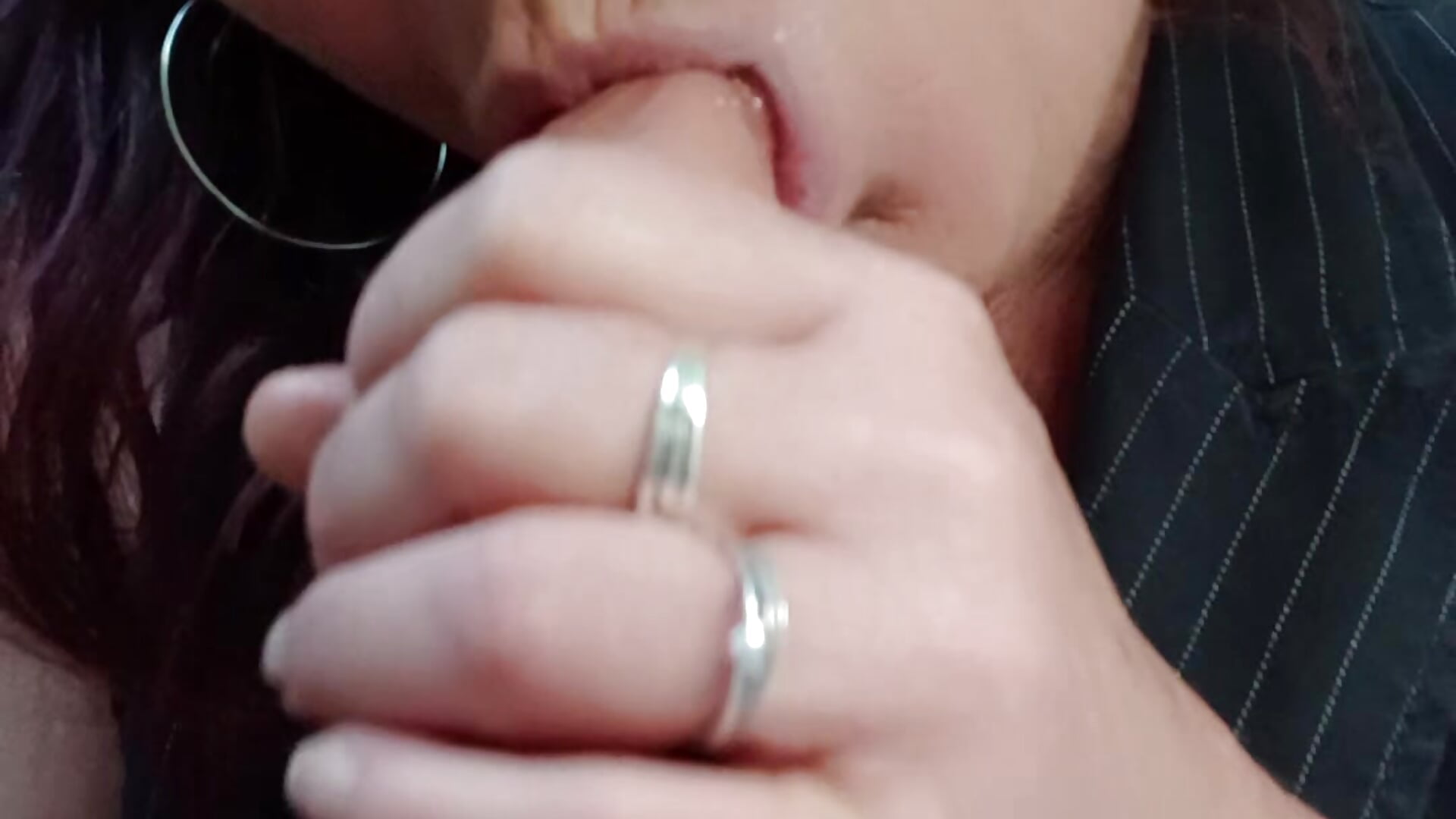 Bock auf meinen Titten abzu.....🥵💦💦💦  hand & blowjob