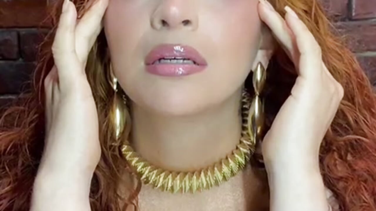 MOCCA 🤎 - vídeo de la modelo de cam sahra_taylor_