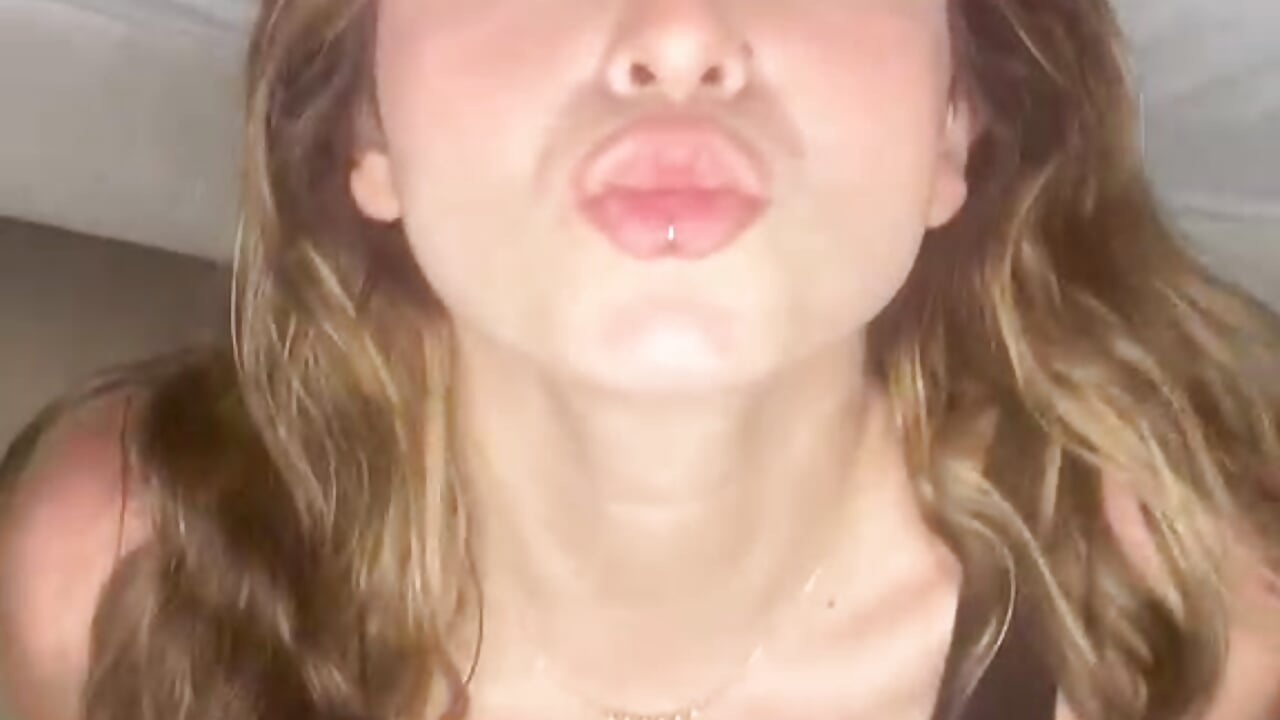 Pay attention to your cock－カメラキャストのmayragonzpe__の動画