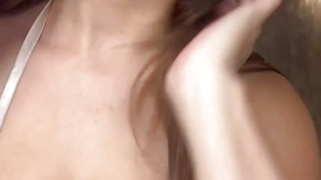 Can you imagine my tits in your mouth? – video modela na kameri mayragonzpe__