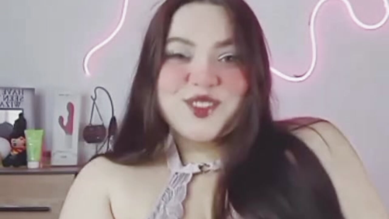 Move with me - video by Rebeca_charme21 cam model