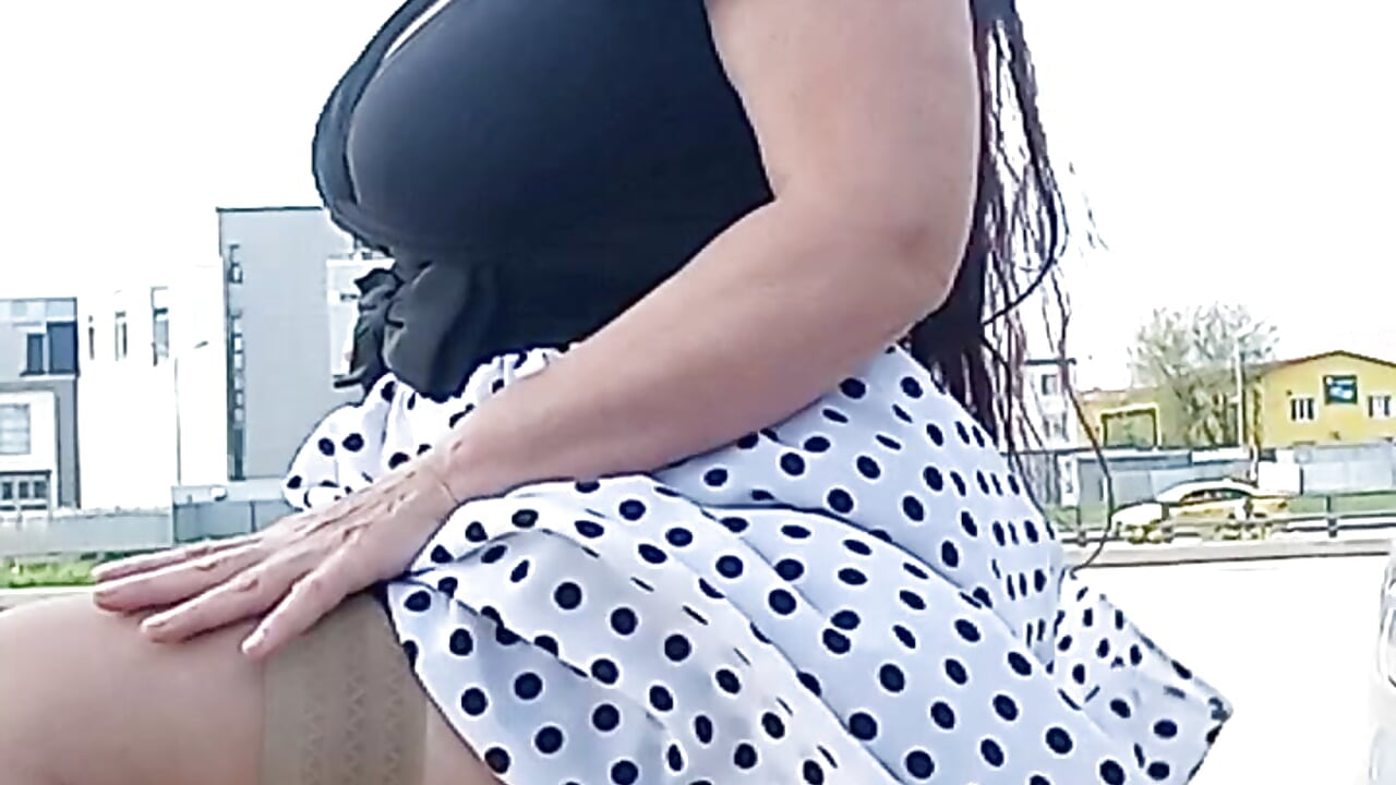 the wind also wants to look under Esmeralda's skirt - video by GypsyEsmeralda cam model
