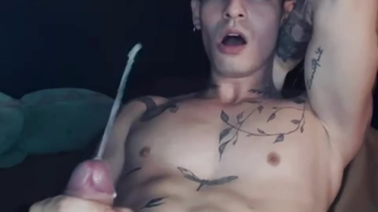 WhatsApp Video 2026-01-04 at 10,10,13 PM - video by Apolo_Hidalgo01 cam model