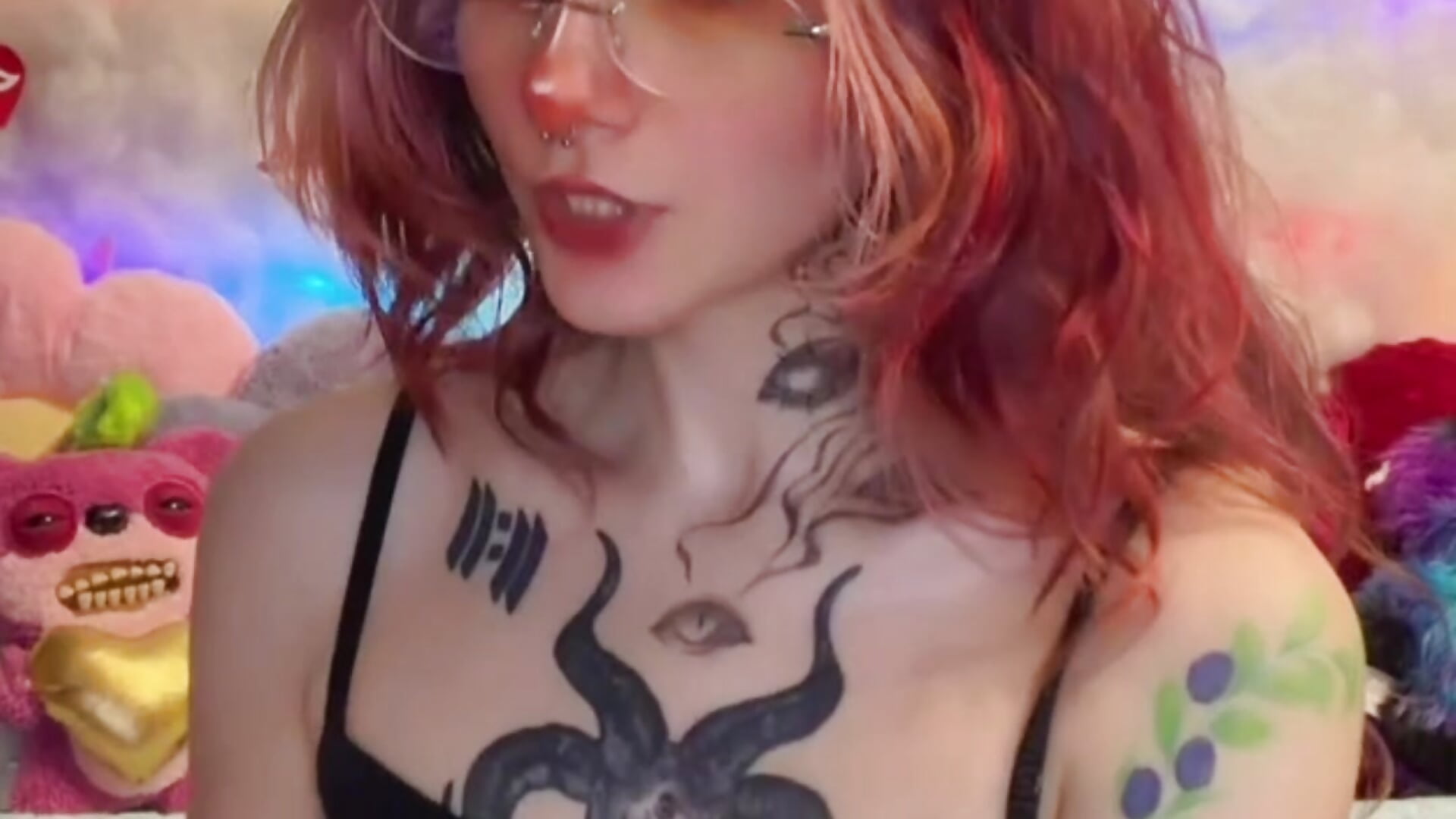 tt– _Devill_Baby kameramodell videója