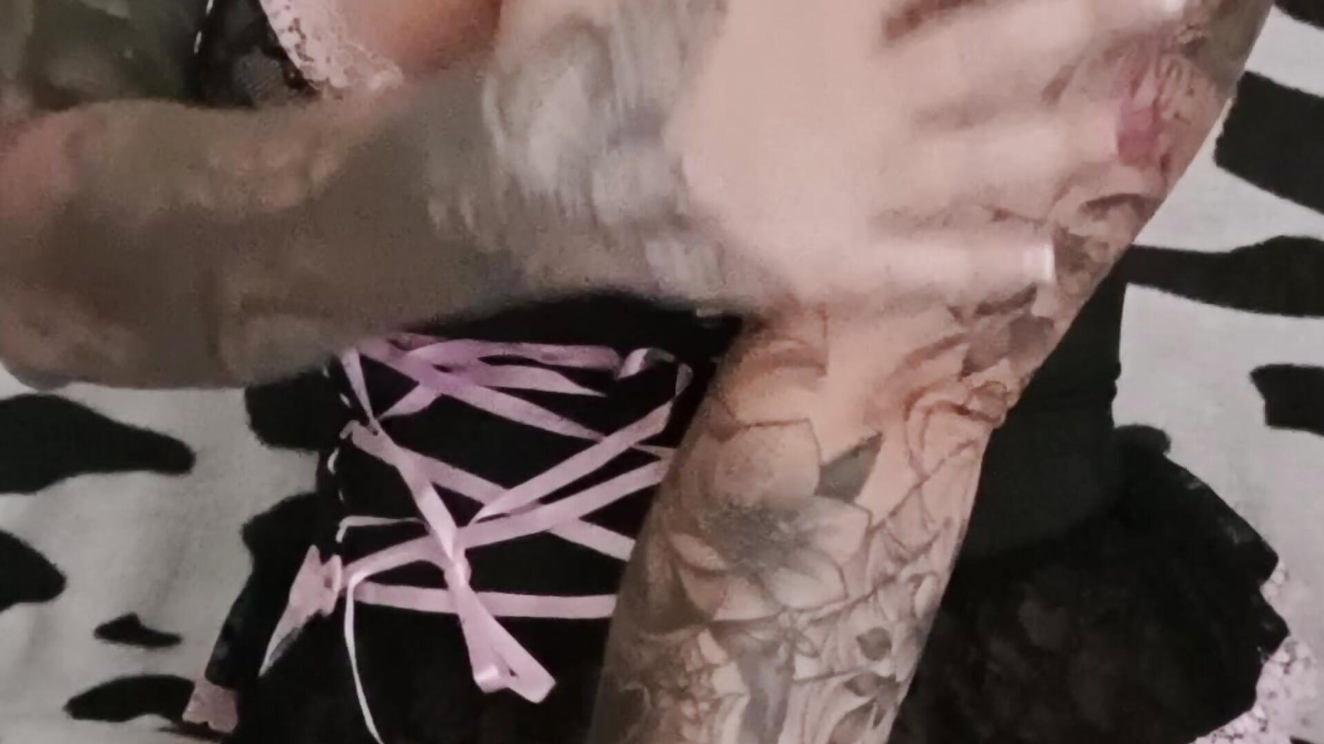 i miei tattoo - video by Your_DirtyDoll cam model