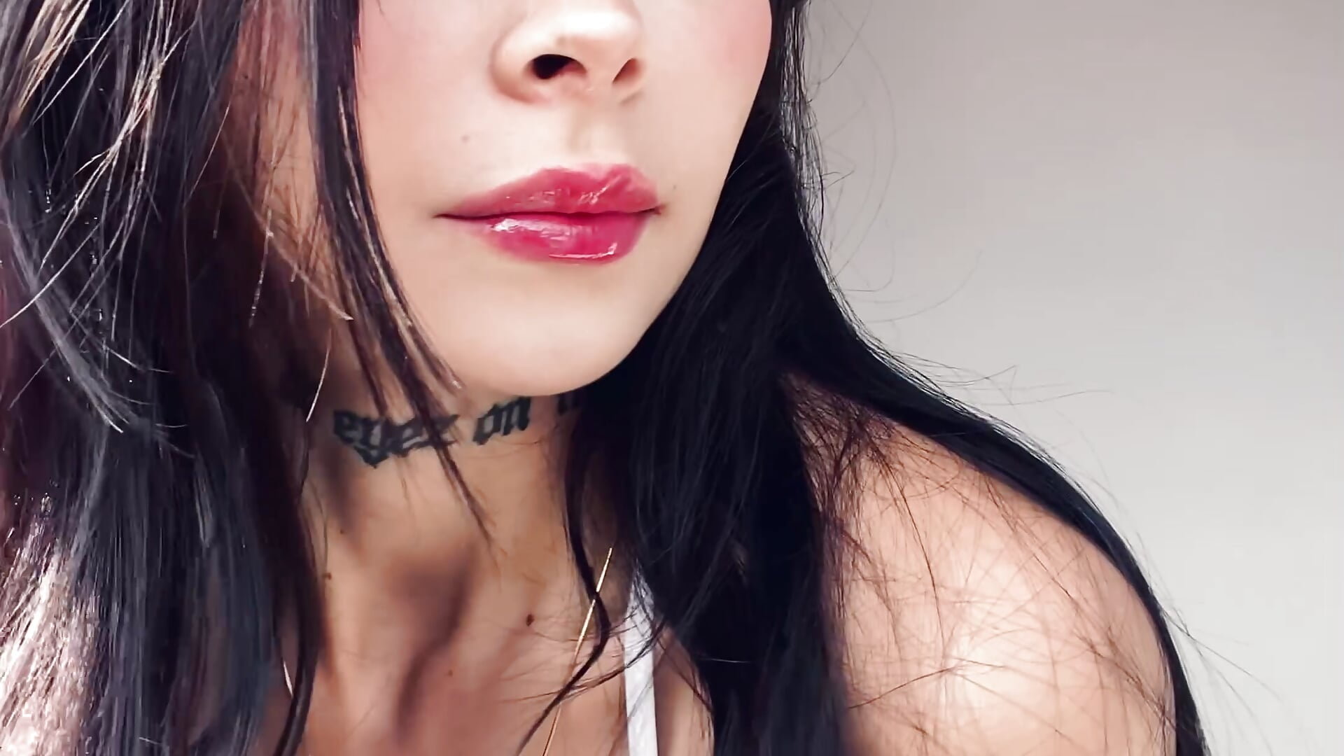 Calma - vídeo de la modelo de cam ALICEGAME