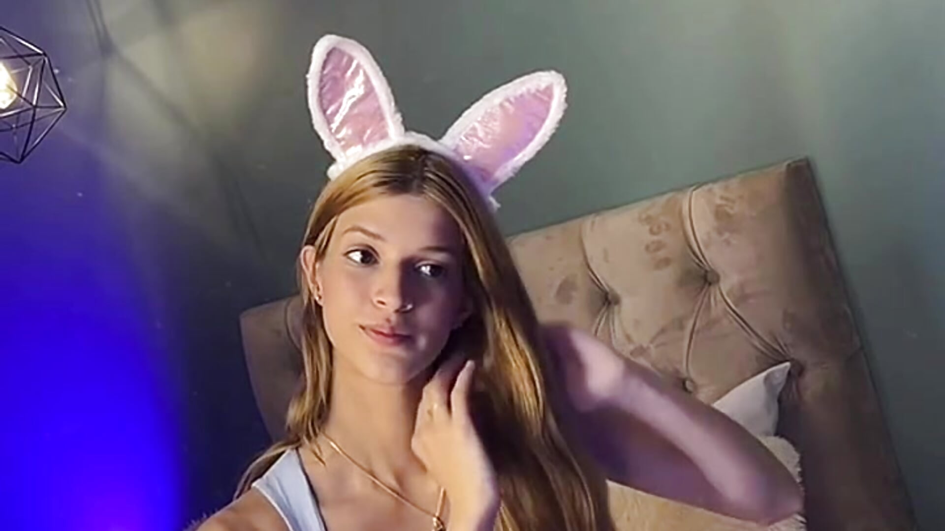 Happy Easter🐇🧡 – video af Nora_Vennucci cam-model