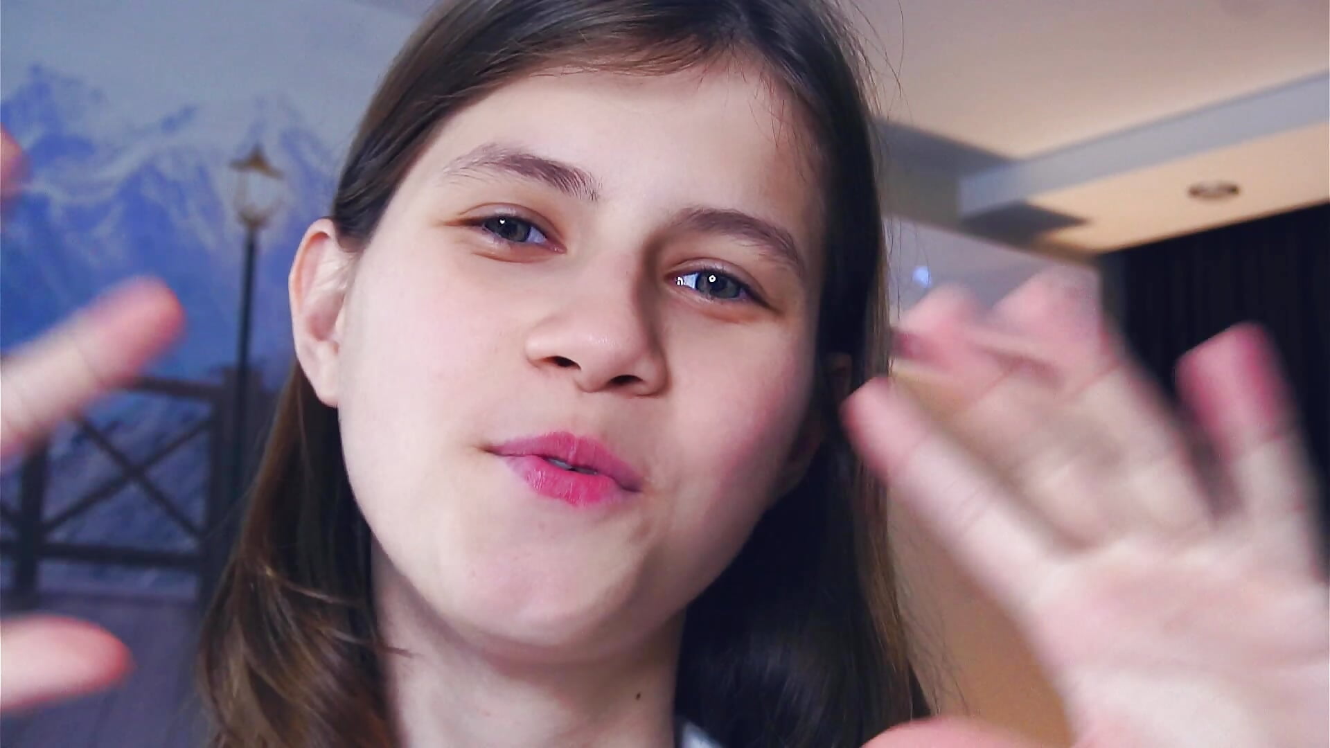 Would u like to kiss your screen? :D - video by LoraBrindle cam model