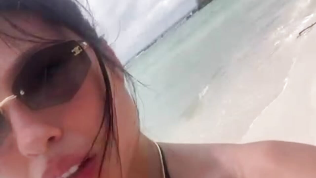 Everything is better on the beach - video by IrinaPortman cam model