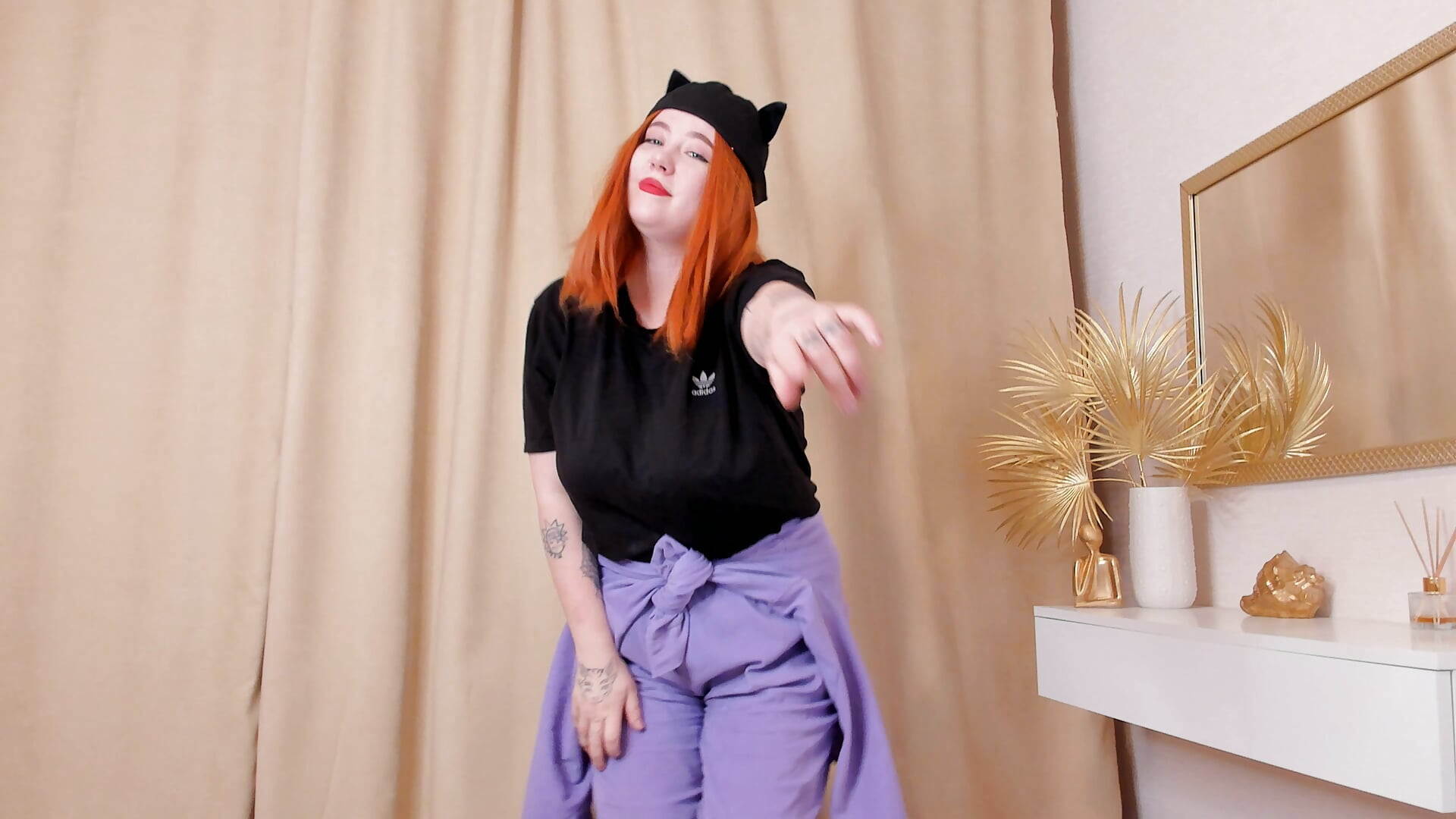 2024-10-08_23-12-42 - video by MonaBarkus cam model