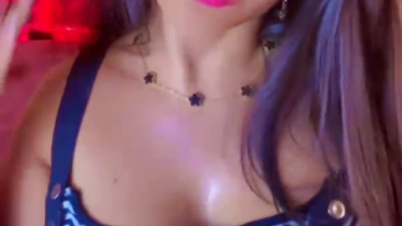 🔥😈 what a delicious flavor 💧💧 – video od webkamerové modelky Megaan_Greey