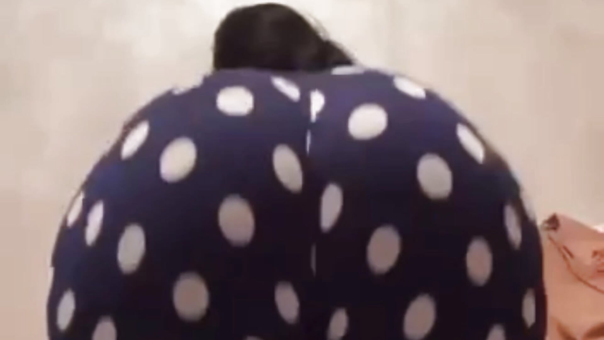 Meoooooow 🎀🔥 - فيديو من Cameelia موديل الكام