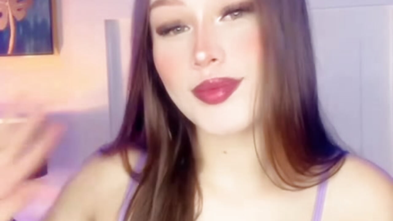 kisses for you - video by Ivyy_Crystal cam model