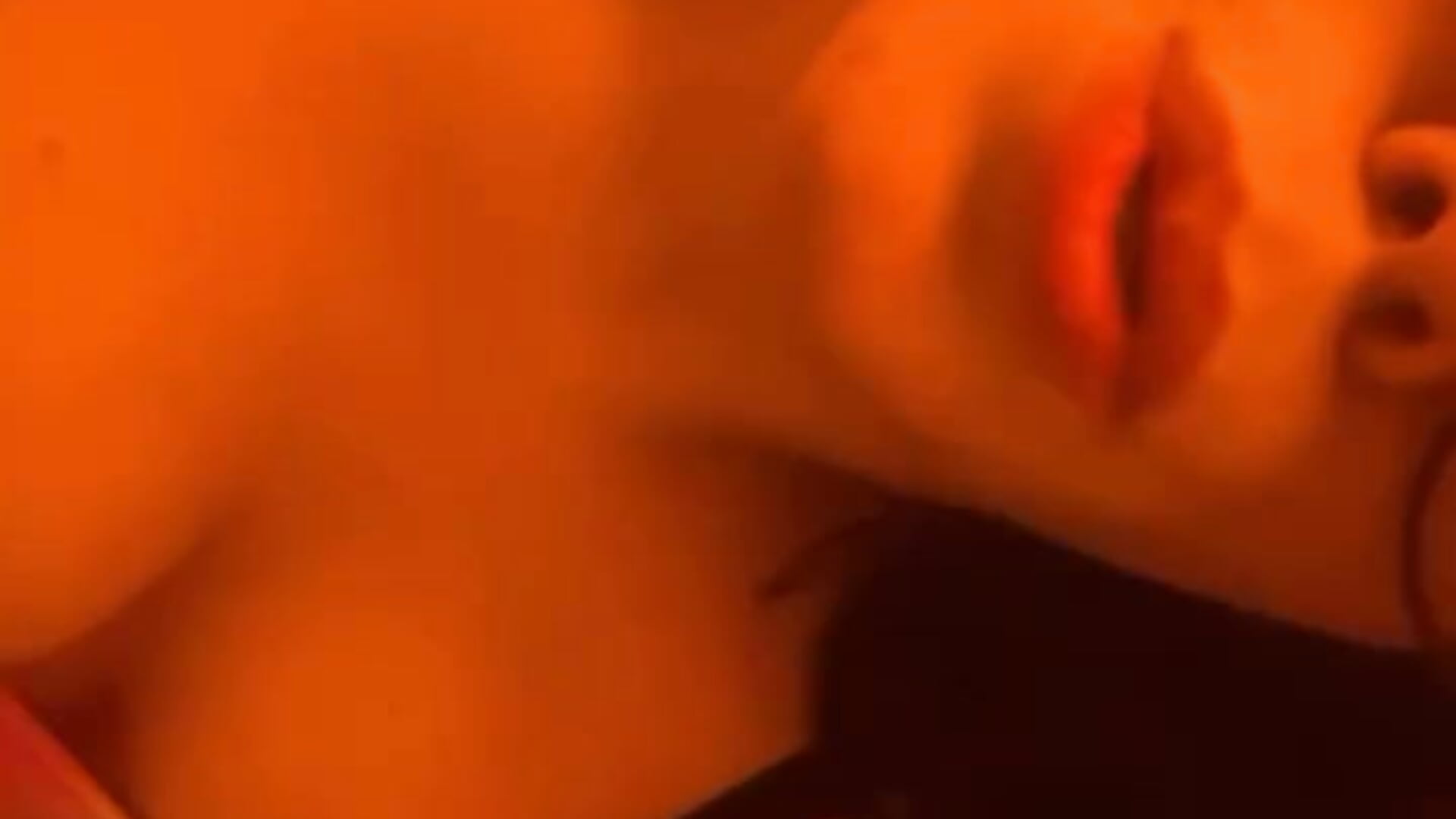 Shall we smoke together? 👀😈 - vídeo de la modelo de cam daleskass