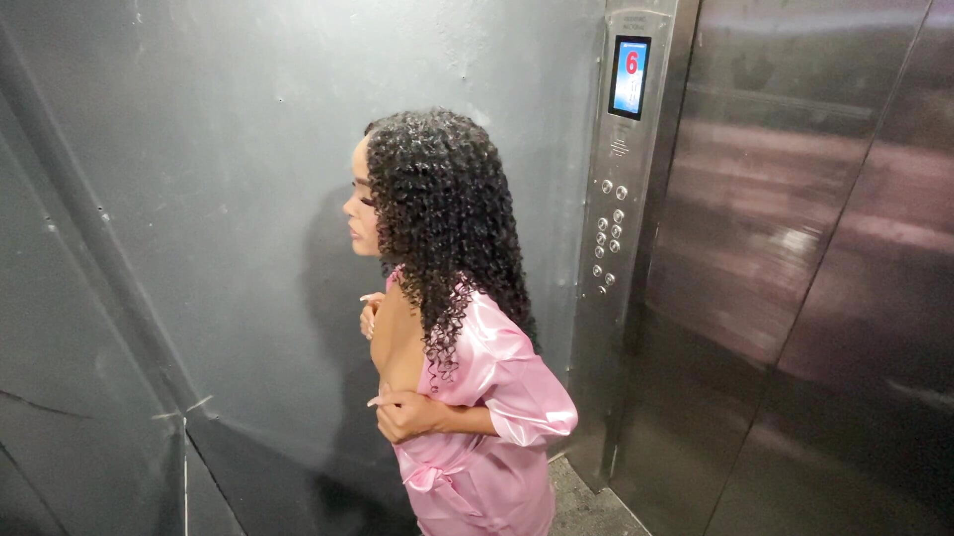 Caught in elevator cam