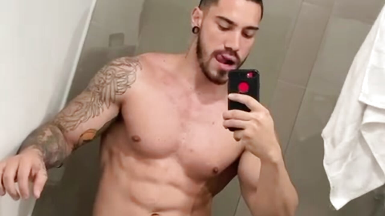 Ready for the shower💦 - video by Giorgio-Leone cam model
