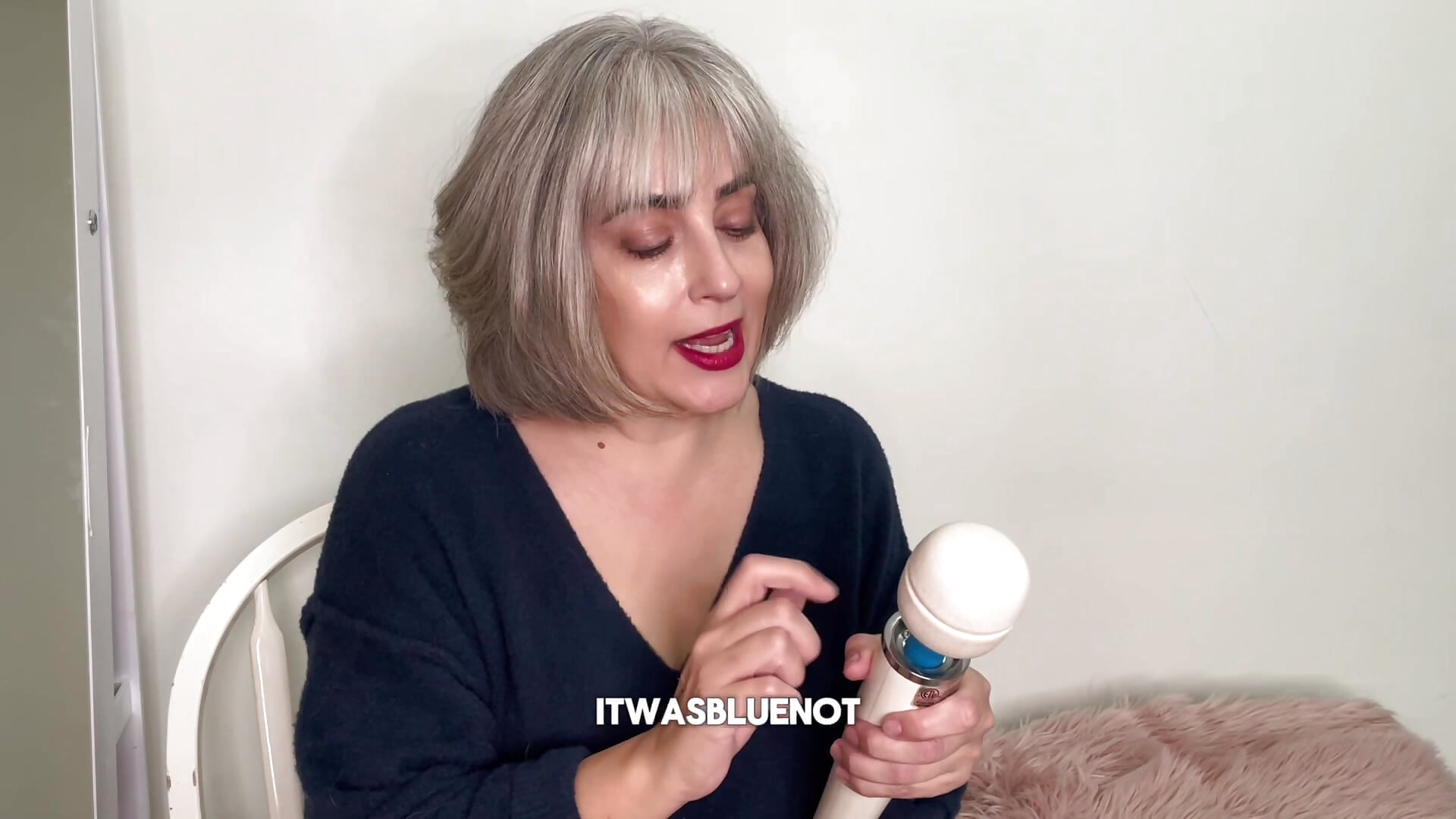 Seska Reviews: Micro Magic Wand - video by TheRealSeska cam model