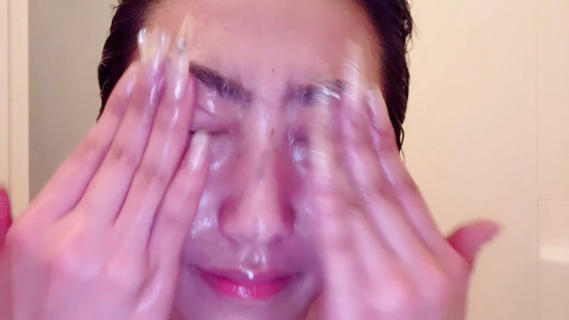 洗顔してるとこ∵∵(／。＼)ばしゃばしゃ