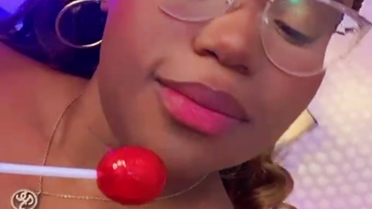Do are you daddy? - video by Makena_gh cam model
