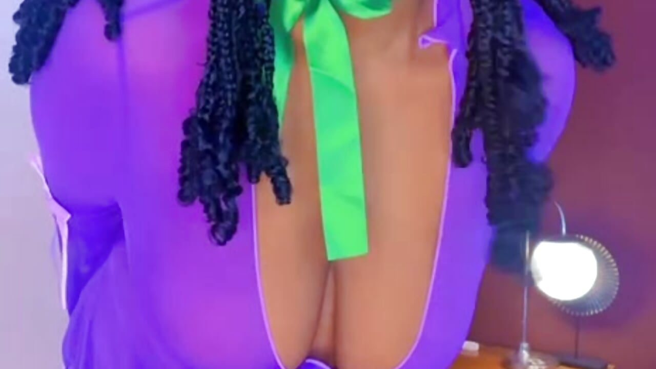 Do you like my new outfit?? – видео вебкам-модели Makena_gh