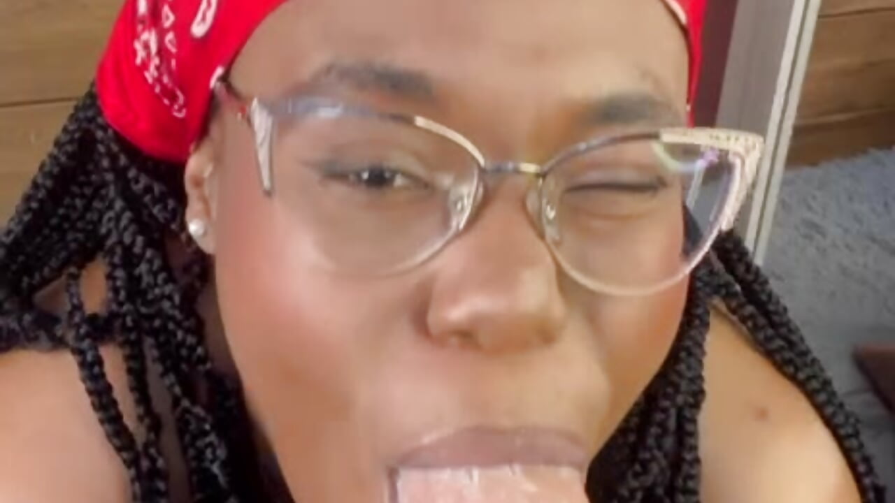 i love suck you Daddy... - video oleh model kamera Makena_gh