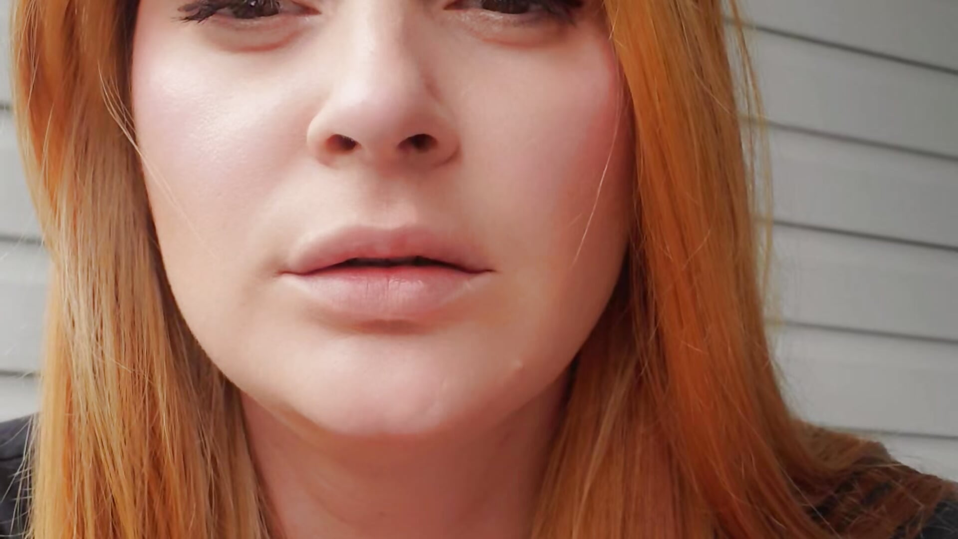 Smoking cigarette - video van RubyLaStar cam-model