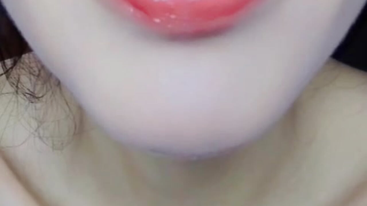 kiss 😍😘😘 - video by _jade_white_ cam model