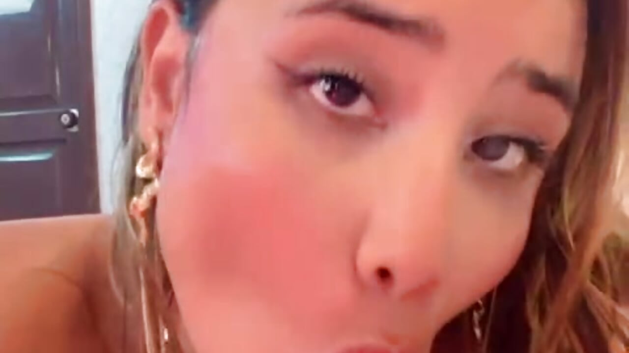 sucking thinking it's you – video af NairobiLee cam-model