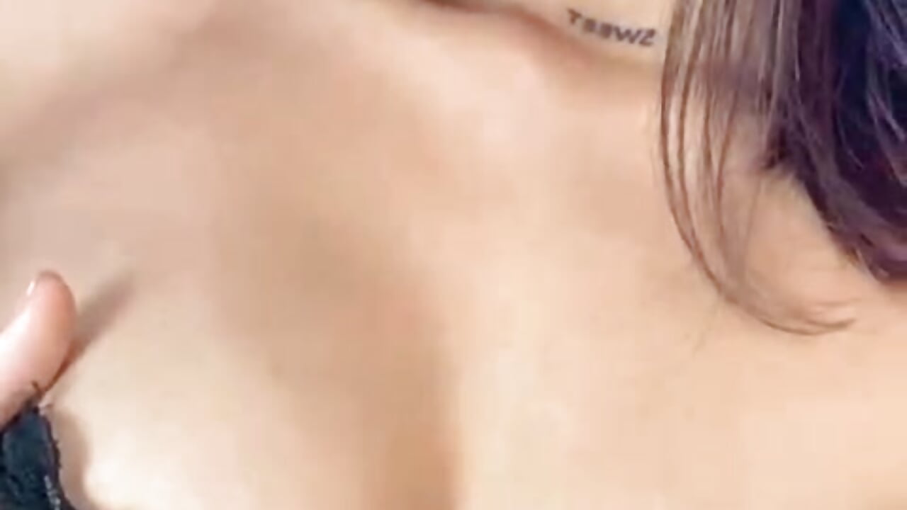 😏 hahah haapy day - video by NairobiLee cam model