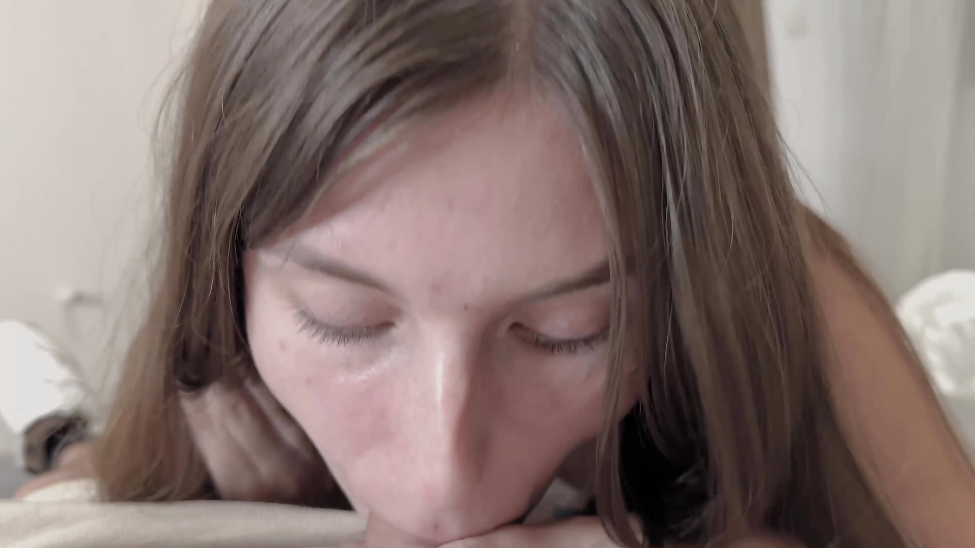 ERWISCHT! Mein erstes Mal… - video by emma05 cam model