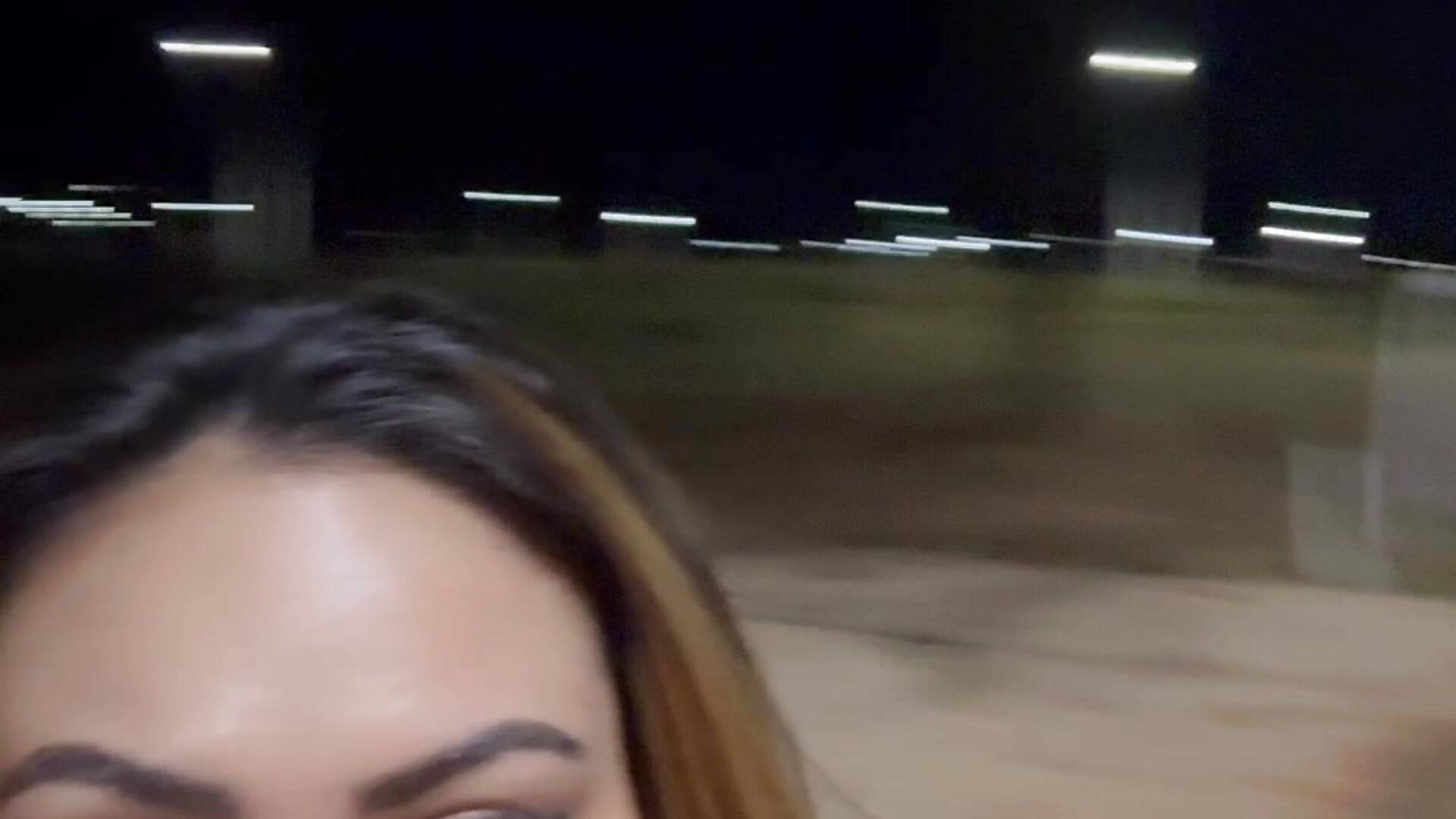 LariiHotWife