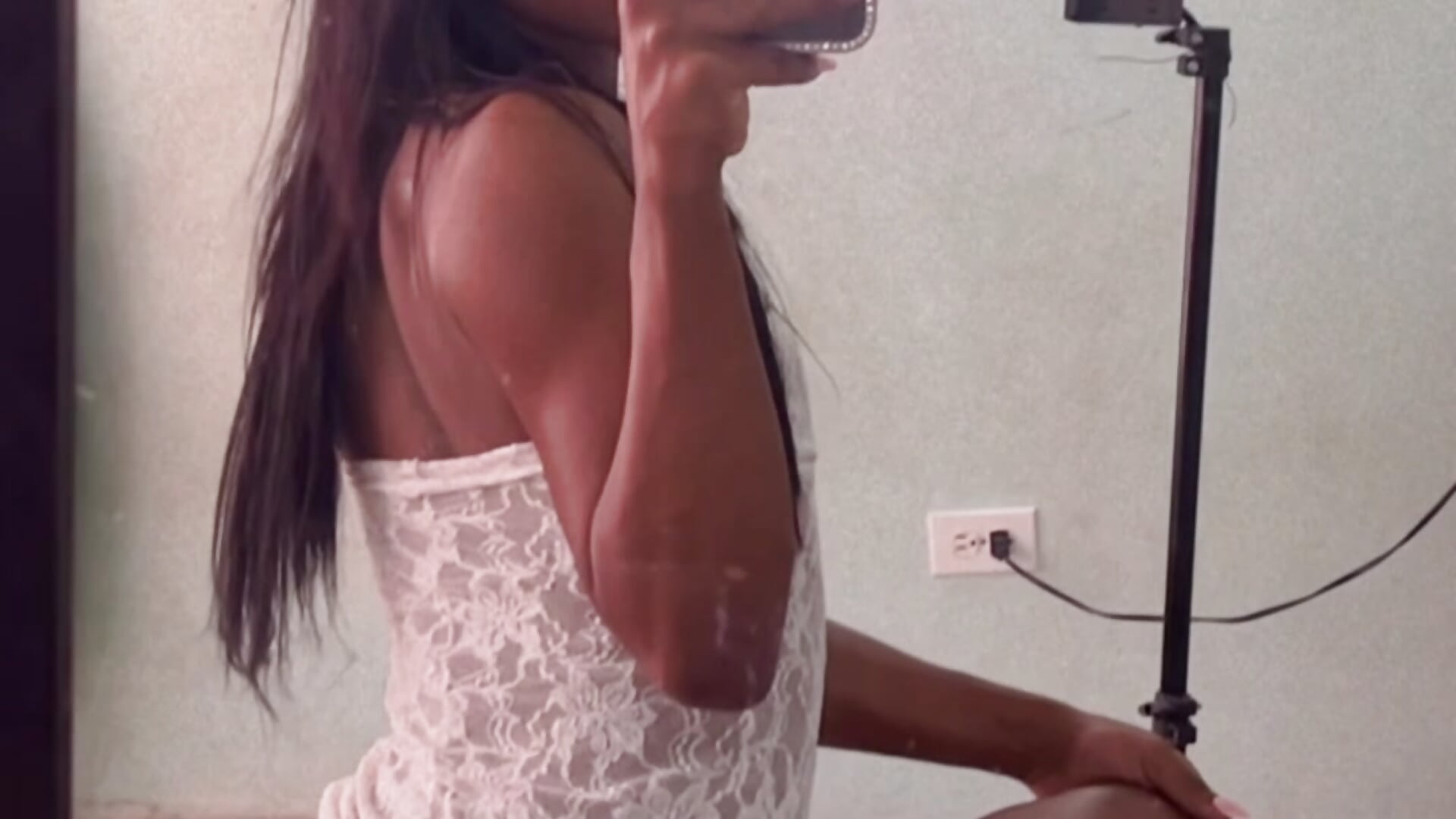 9F990D87-5591-43C7-8BF6-A85EAF9B9F84 - video by brihanasxx cam model