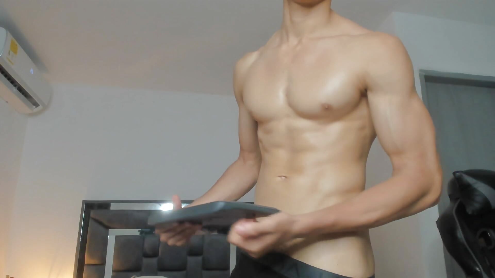 2025-11-06 21-49-05 - video oleh model kamera enzo_sloran