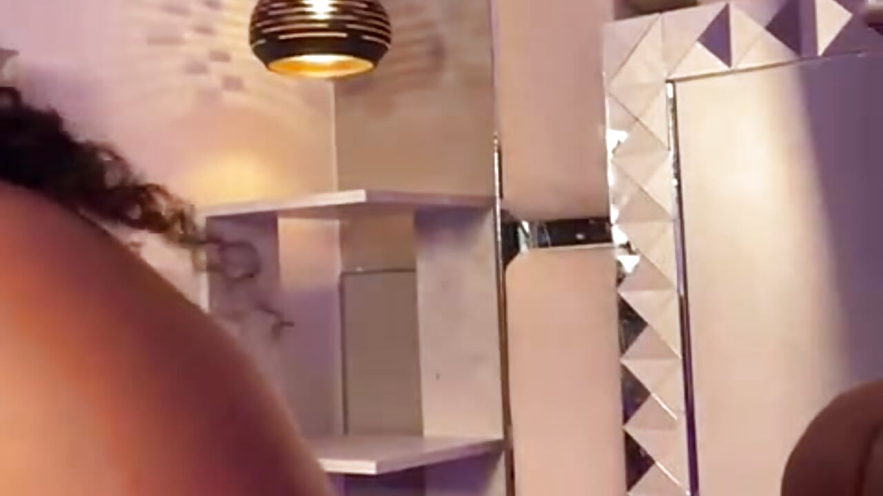 I am the temptation dressed as a woman ... ready to undress. 💄💋 - video by MhiaRey cam model