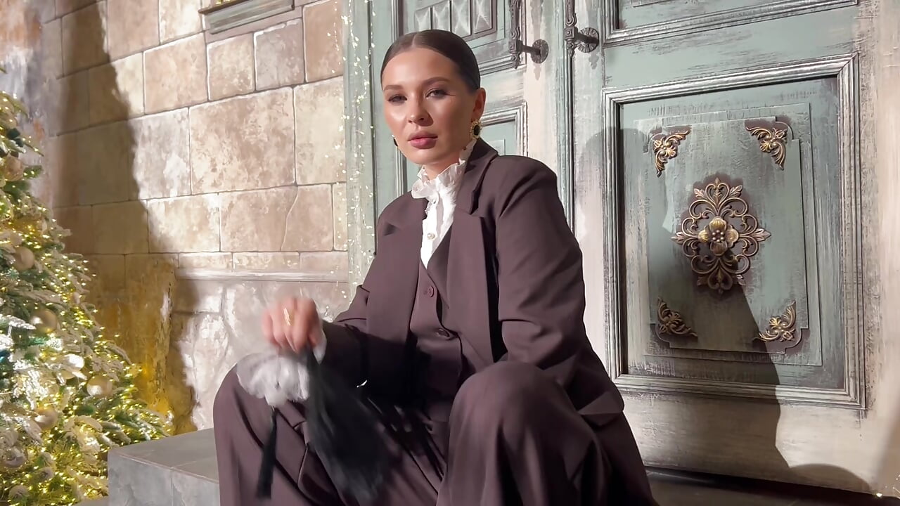 Holiday with a Hint of Chic ✨ - video di AlexandraBloom modella di cam