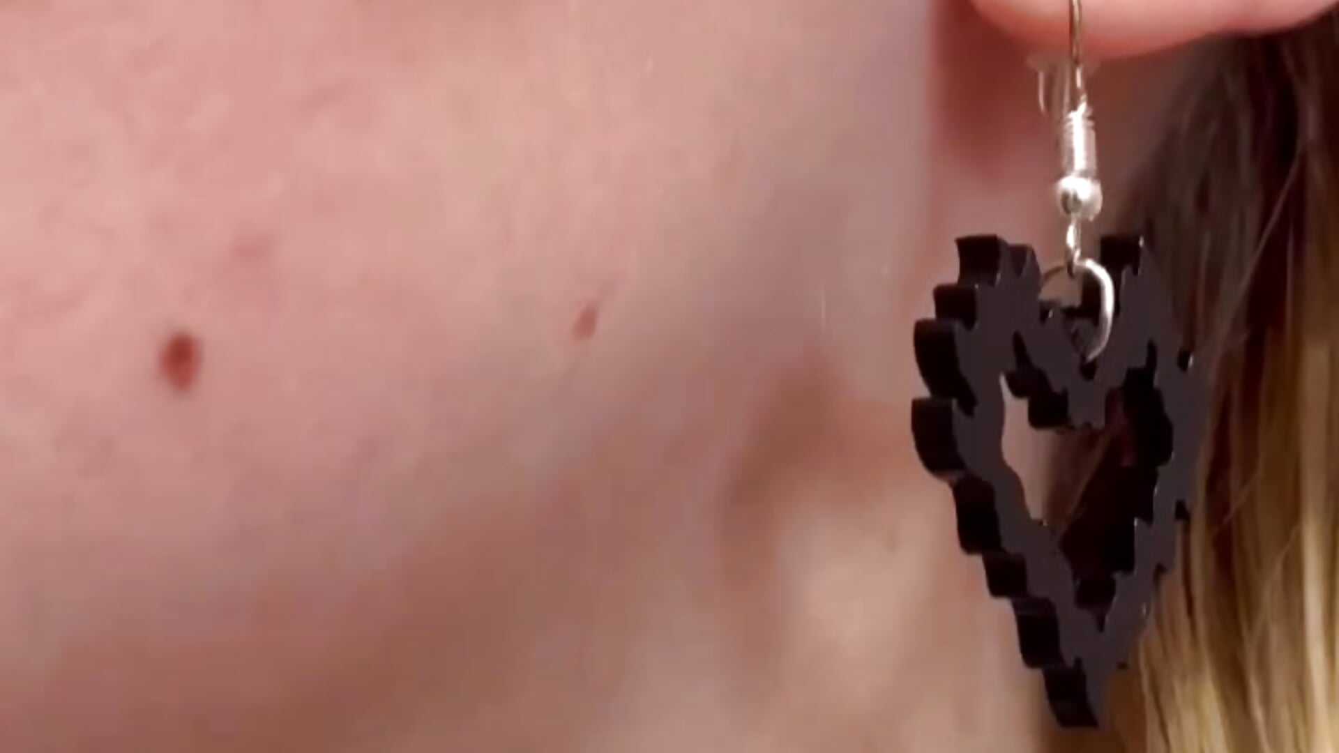 piercing– Glene-Nory kameramodell videója