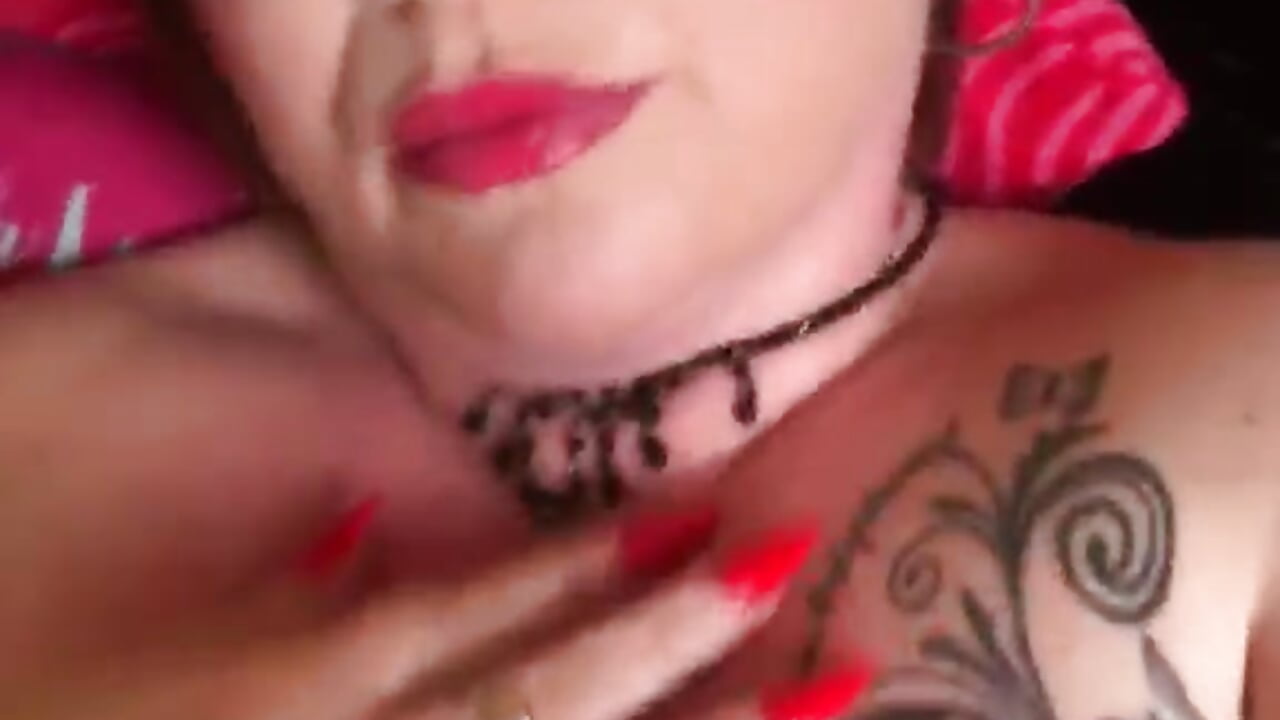 Look into my eyes - video by xXMiss_BLK cam model