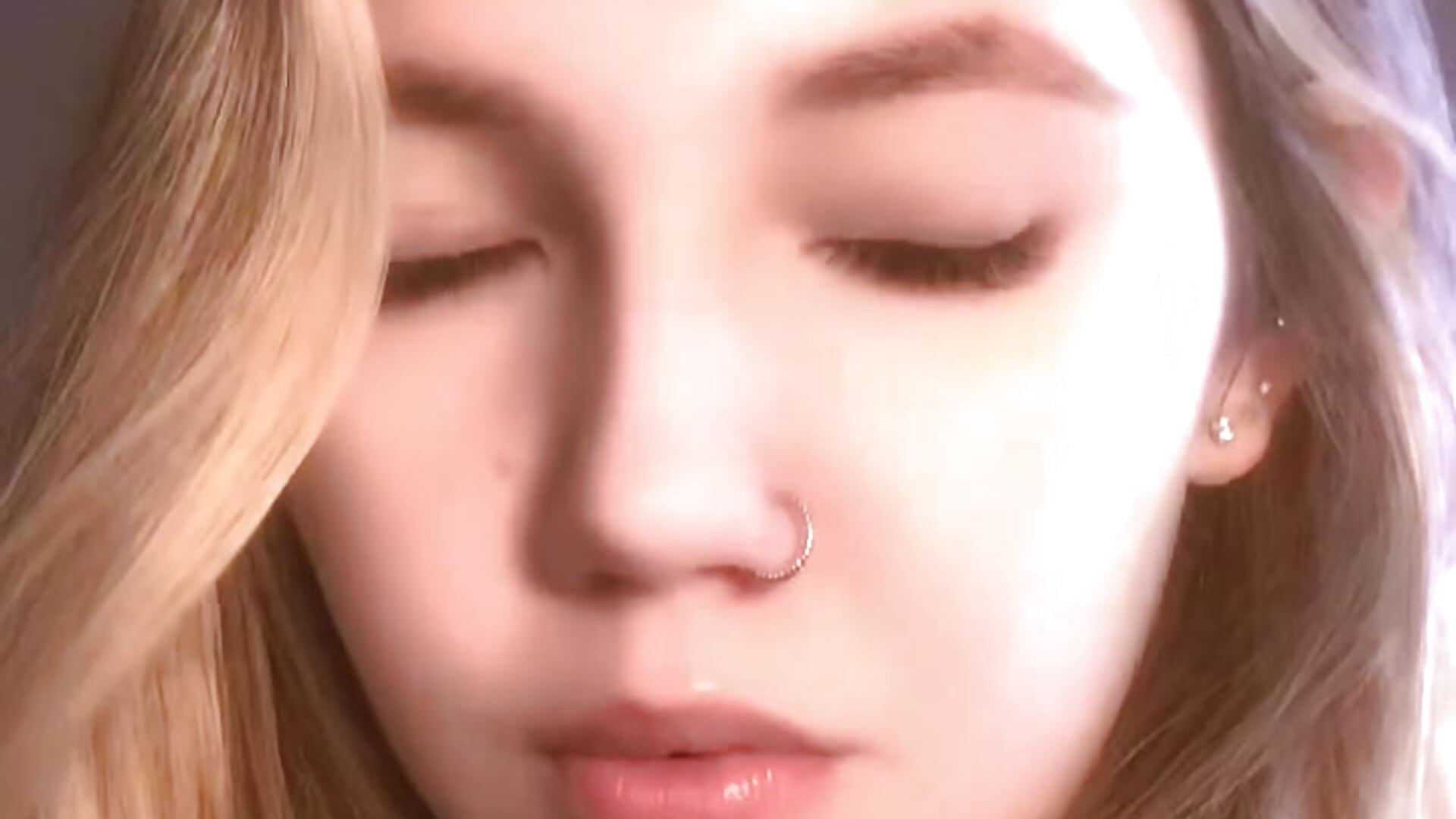 <3